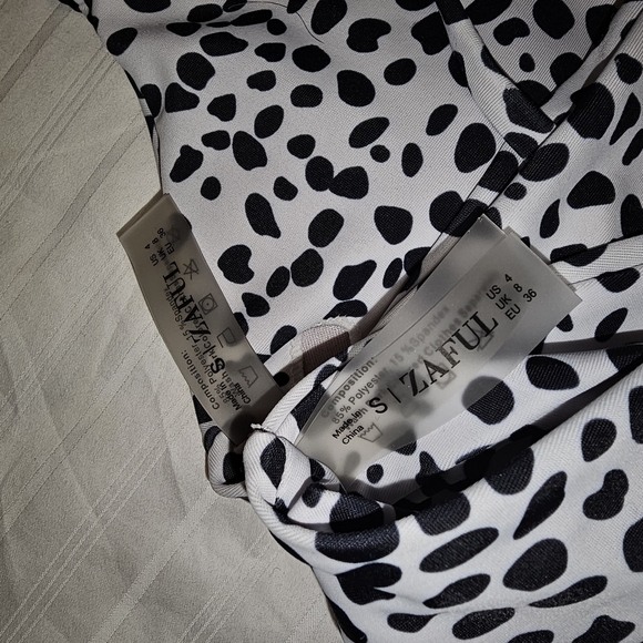 ZAFUL 2pc.Bathing Suit Black & White sz S "K" - Picture 7 of 7